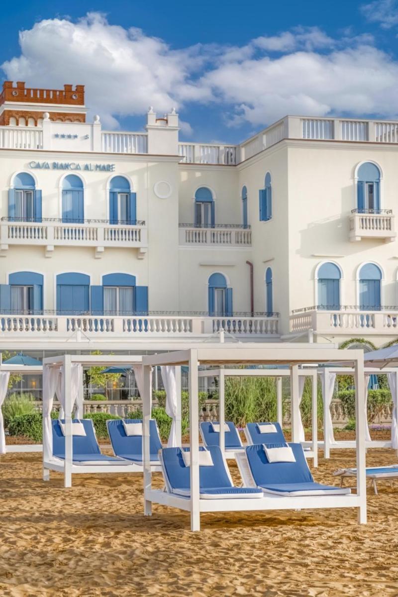 Casa Bianca Al Mare Hotel 4*